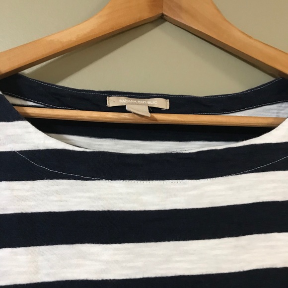 Banana Republic Navy and White T-shirt - Picture 3 of 4